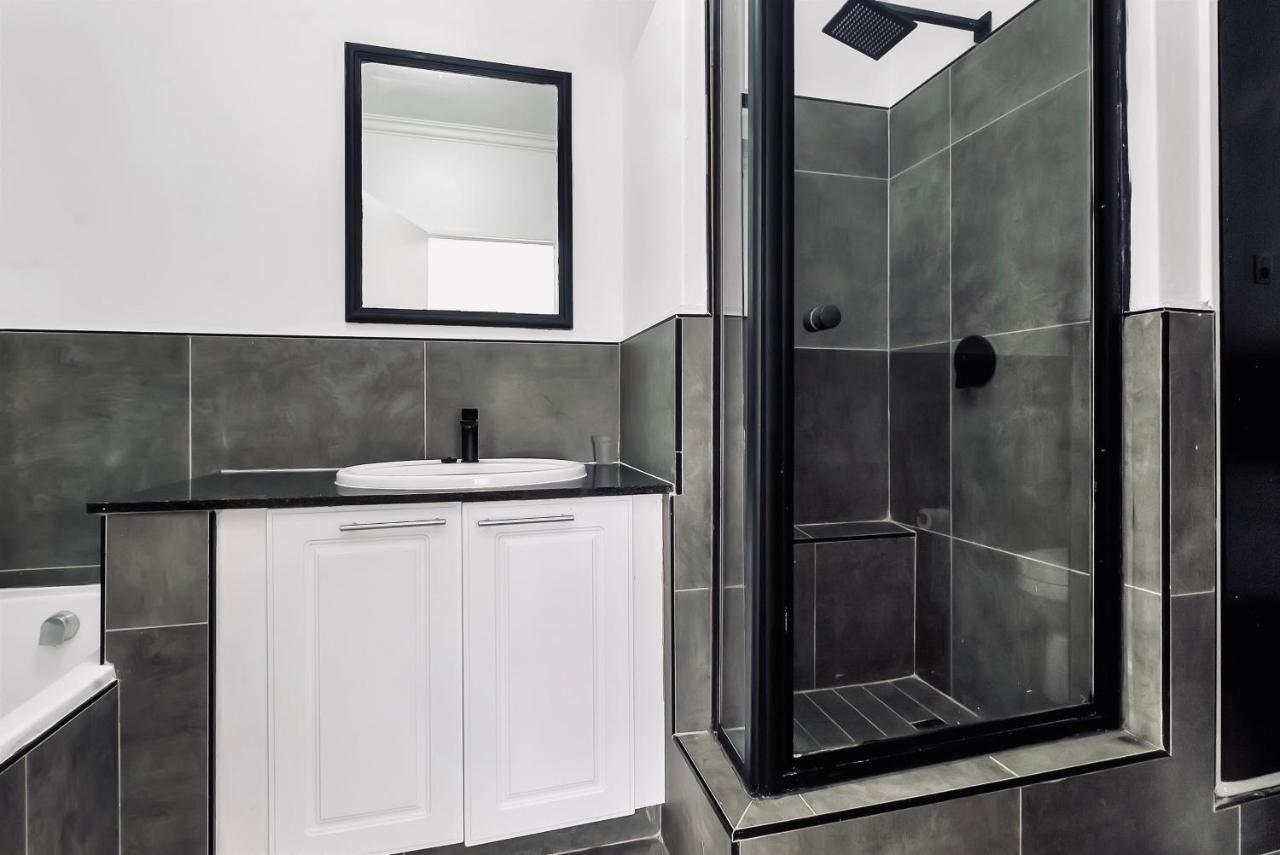 2 Bedroom 2 Bath Luxury - Sandton Cbd Йоханнесбург Экстерьер фото